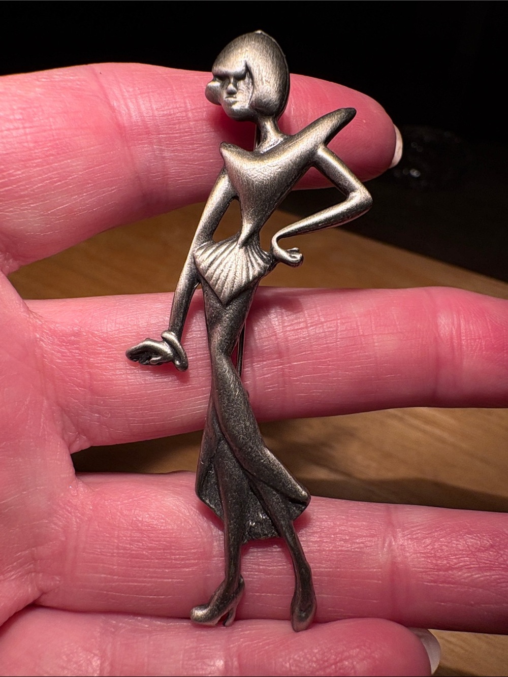 0203) Vtg 80s Art Deco Revival Sculptural Pewter Fashion Woman Pin